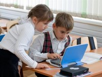 Провідні компанії інвестують в підвищення комп’ютерної та фінансової грамотності школярів