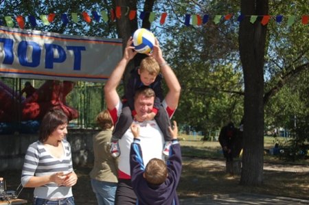 На Днепроспецстали прошел семейно-спортивный праздник