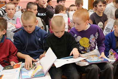 Метинвест провел благотворительную акцию «Подари ребенку книгу!»