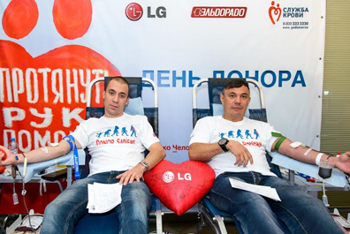 Прославленные спортсмены Константин Цзю и Глеб Гальперин поддержали юбилейный День донора LG и «Эльдорадо»